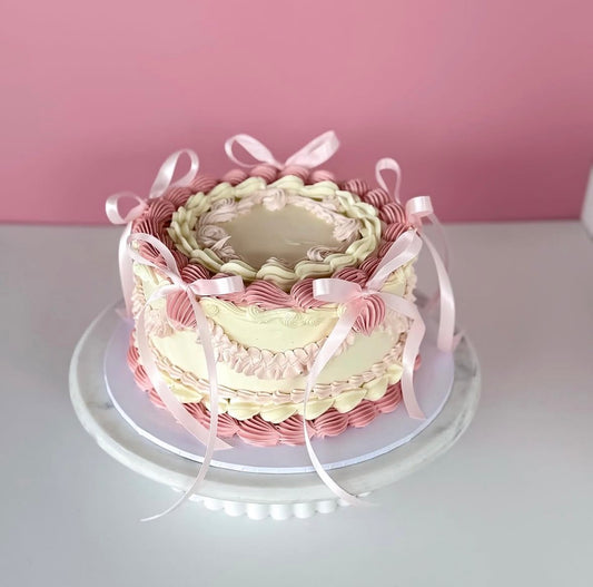 Round Vintage Cake